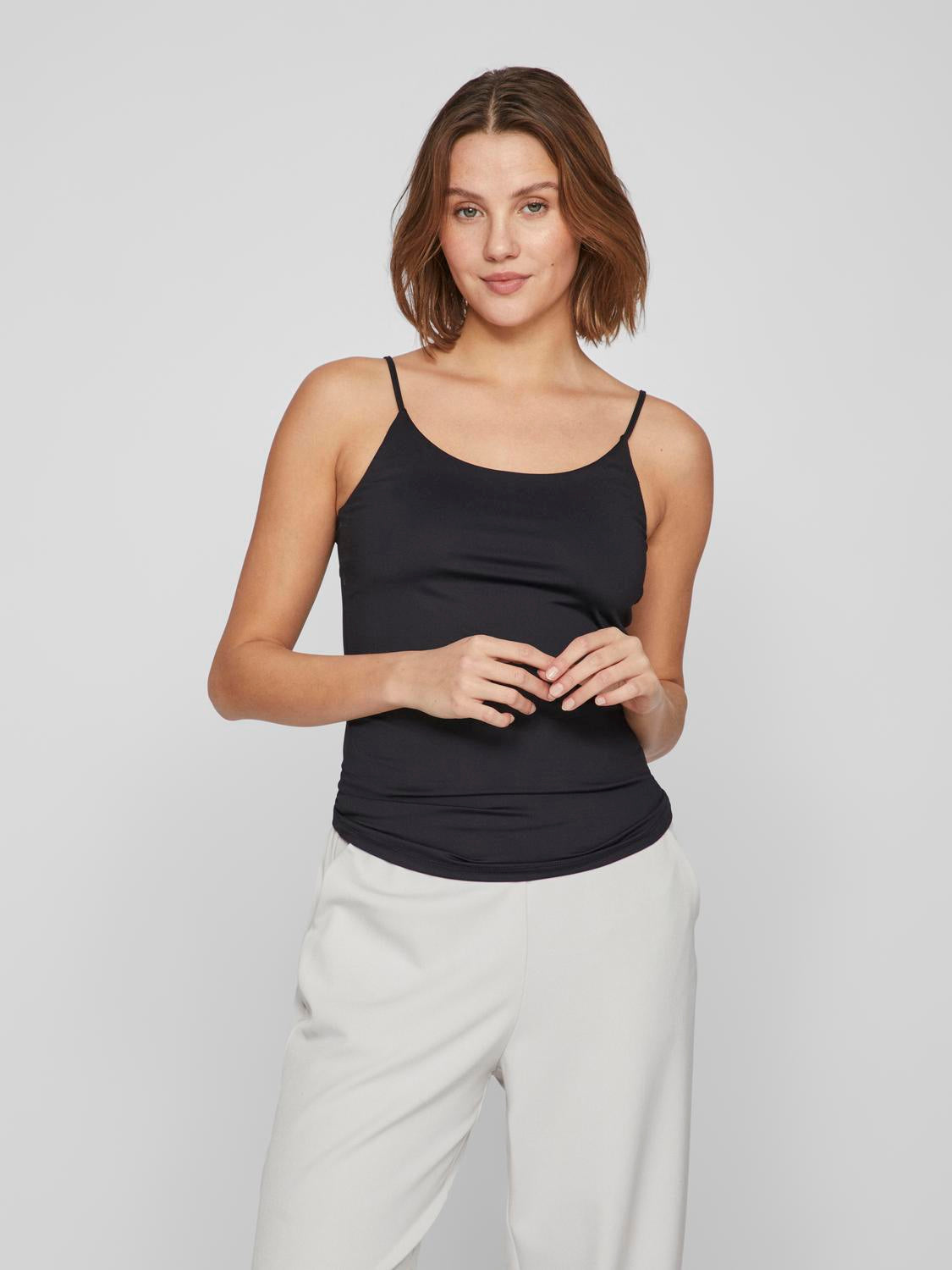 model_shot-front